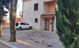 2dddb8e0-ba8f-4b29-9620-f3c4c0350fc0